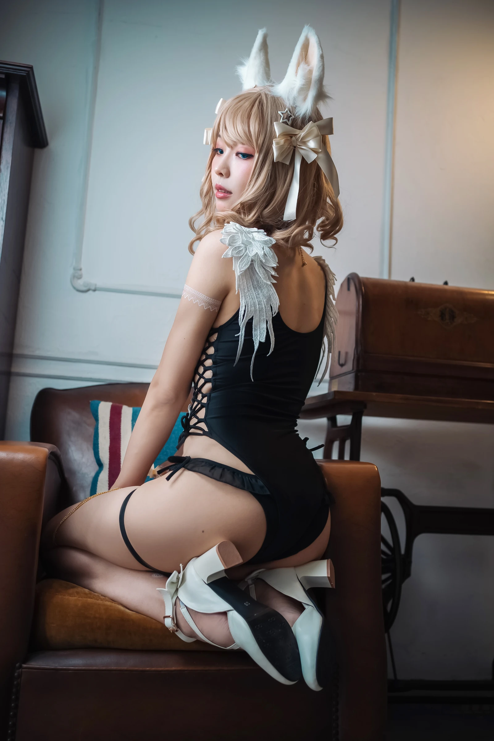 Ely_eee(ElyEE子)---Fluffy-Summer-black-[60P-259MB]-9.webp